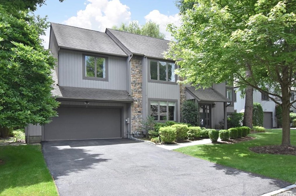 3 Woodhollow Rd, White Plains, NY 10605