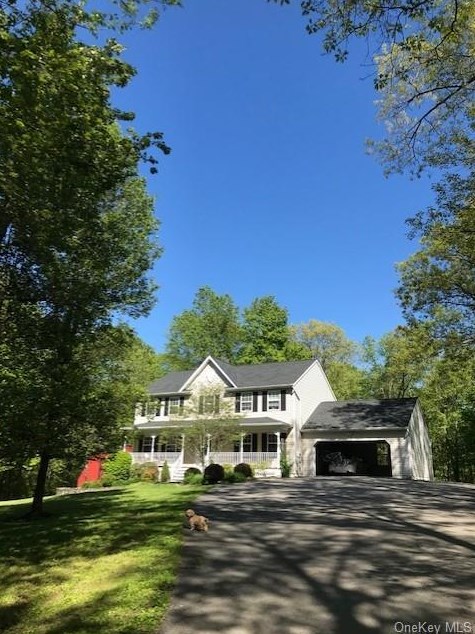 27 Colonial Dr, Poughkeepsie, NY 12603-3769