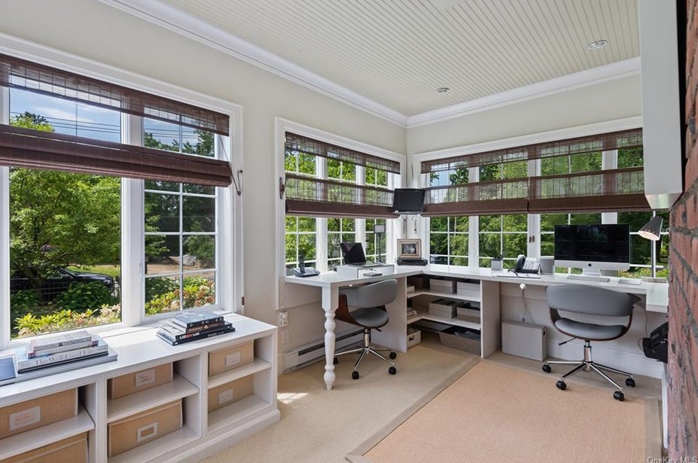 7 Sterling Rd, Harrison NY  10528-1403 exterior