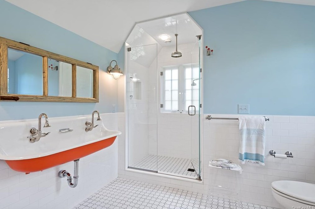 7 Sterling Rd, Harrison NY  10528-1403 exterior