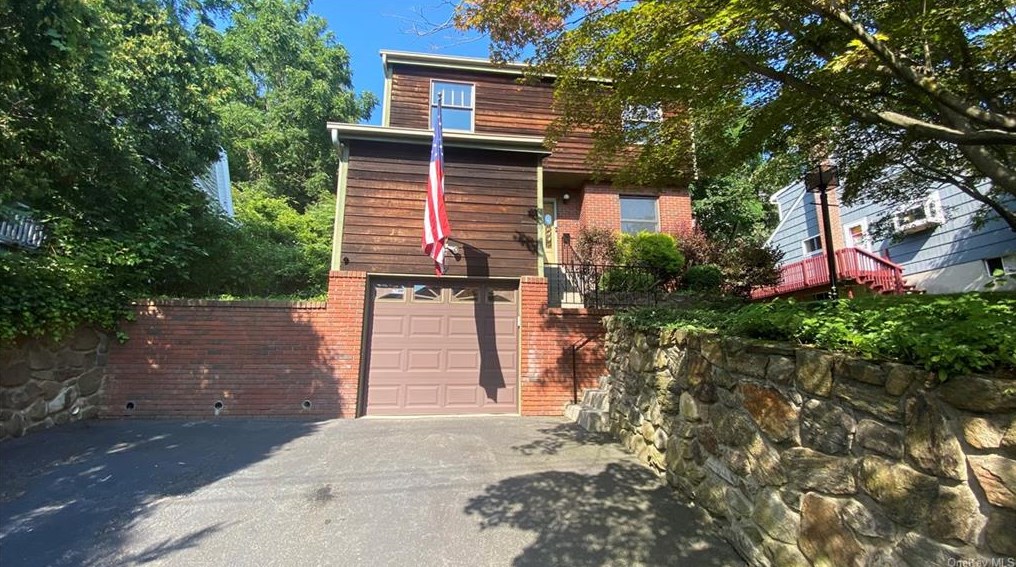 7 Palmer Ave, Croton On Hudson, NY 10520-1915