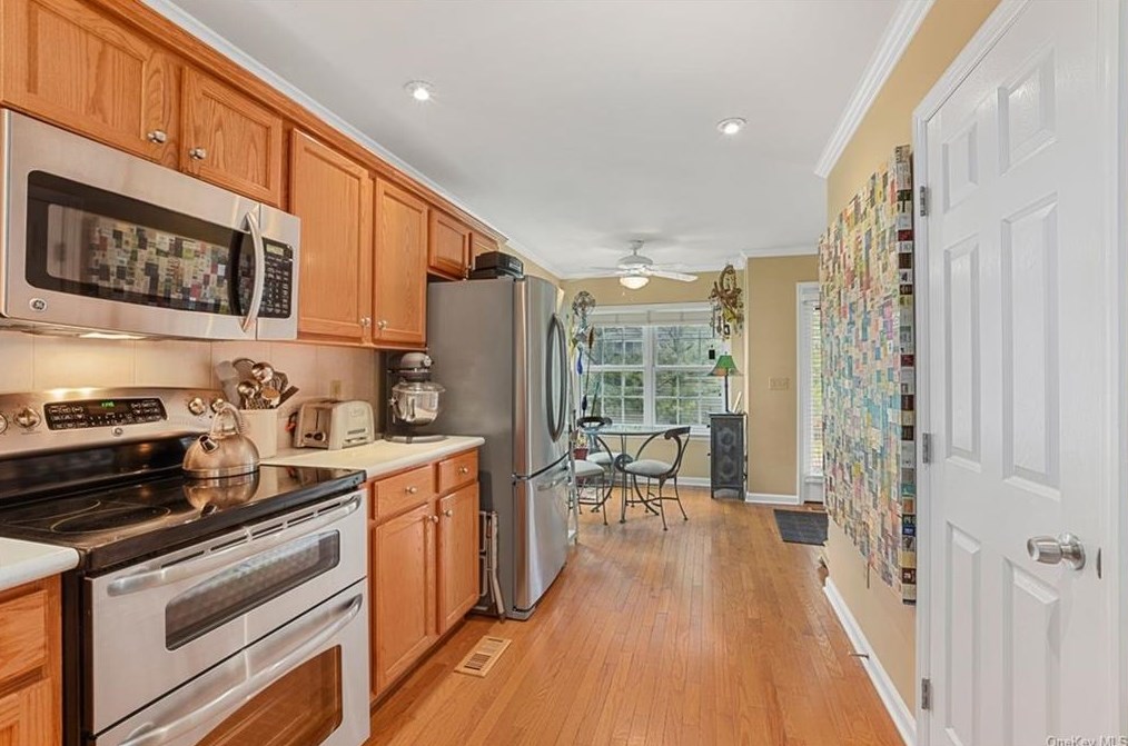 83 Sparrow Ridge Rd, Kent Lakes, NY 10512-1567