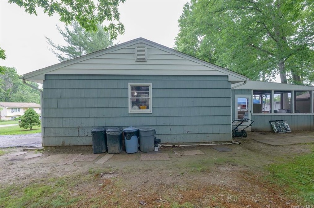 14 Elizabeth Ln, Newburgh, NY 12553-7202