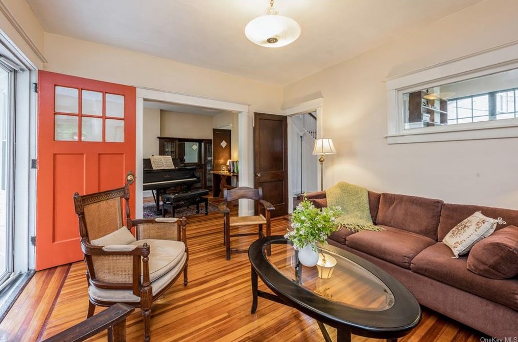 5 Orchard St, Dobbs Ferry, NY 10522-2310