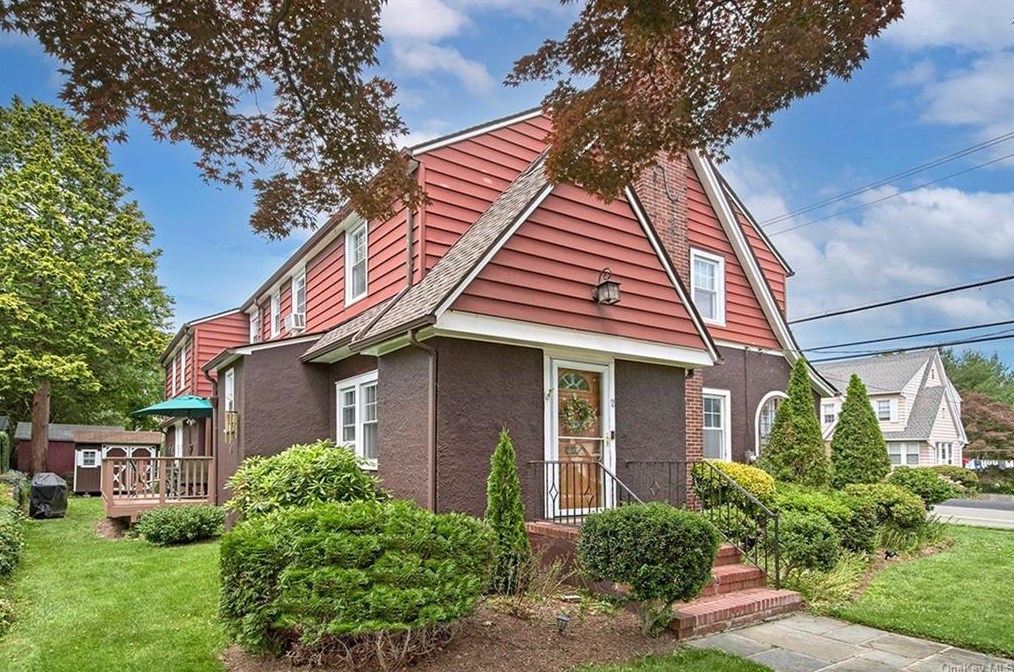 2 Church Ct, White Plains, NY 10603