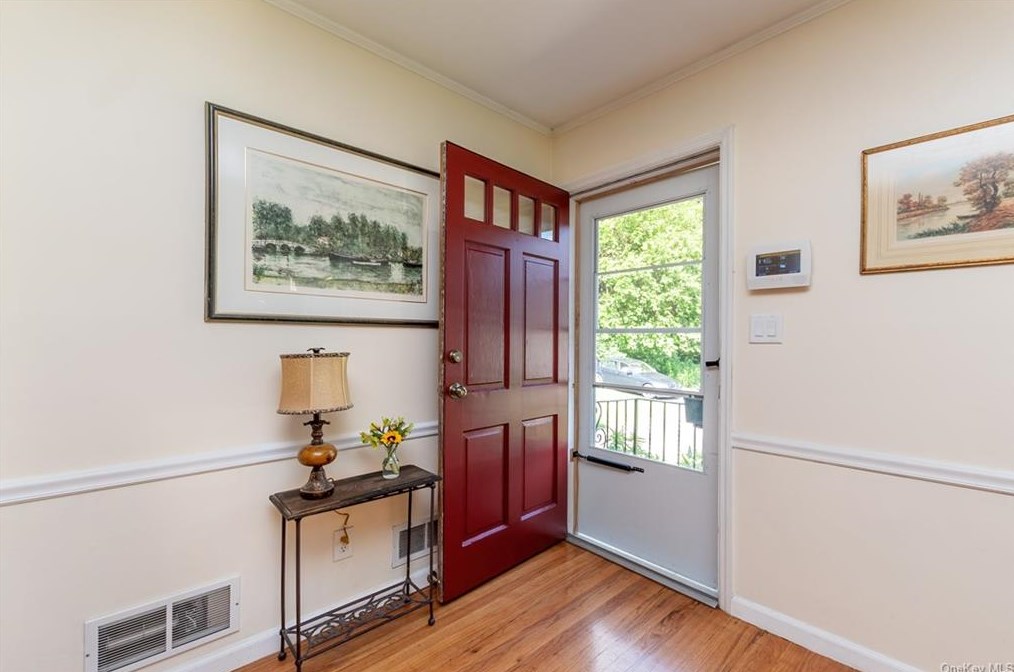 2105 Defoe Ct, Yorktown Hgts, NY 10598