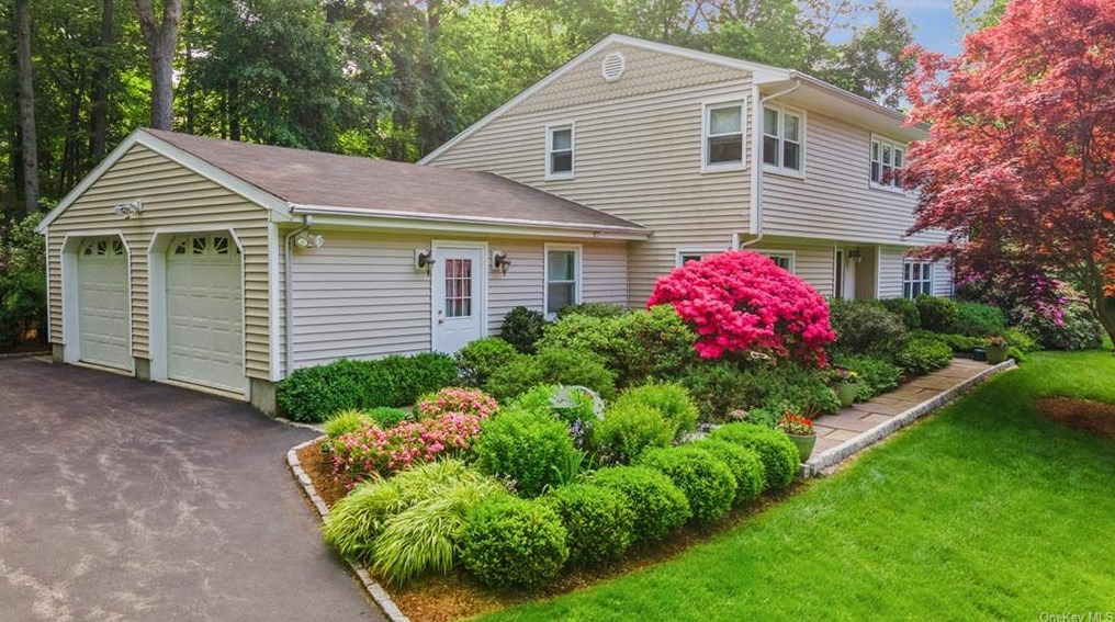 117 Old Farm Road S, Pleasantville, NY 10570