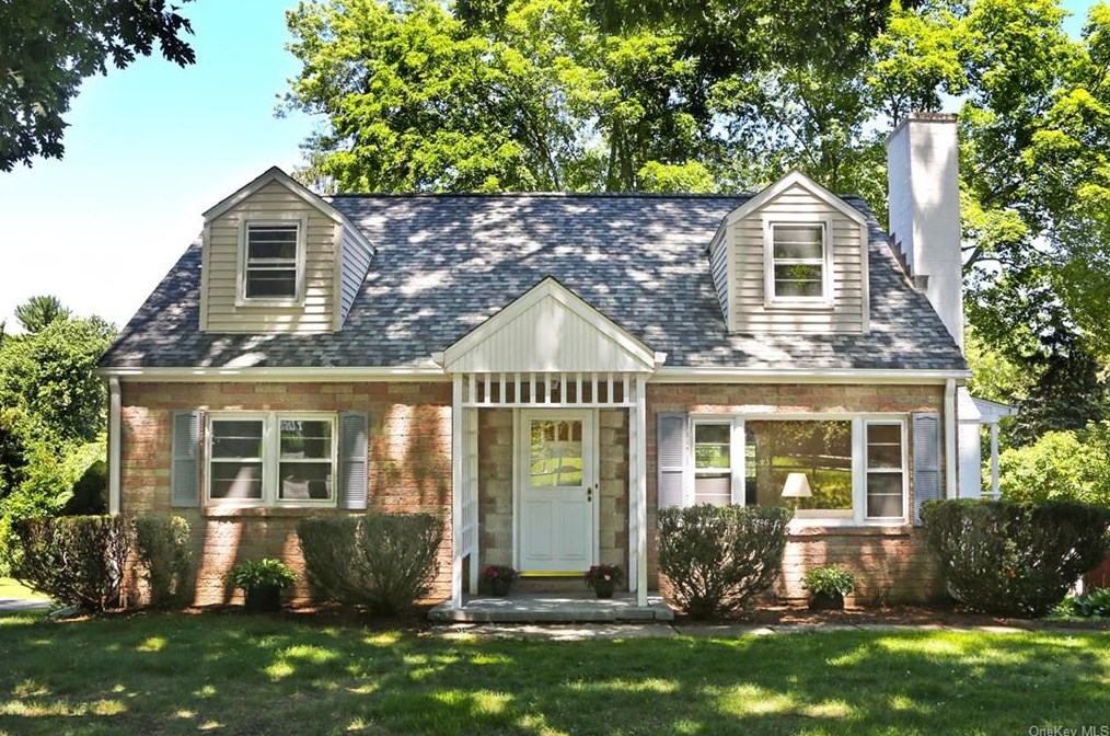 19 Beechwood Rd, Bedford Hills, NY 10507-1701