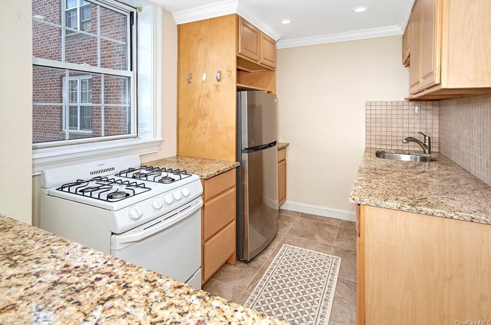 210 Pelham Rd #5c, New Rochelle, NY 10805