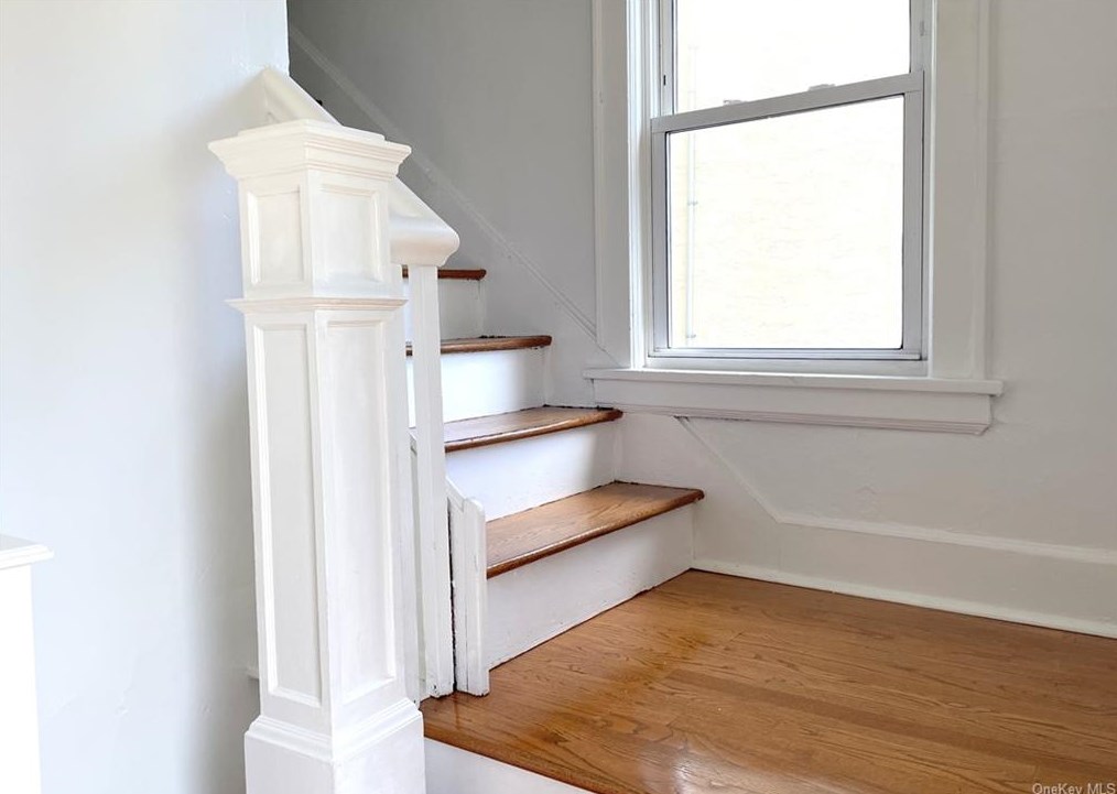 75 Batavia Pl, Harrison NY  10528-2925 exterior