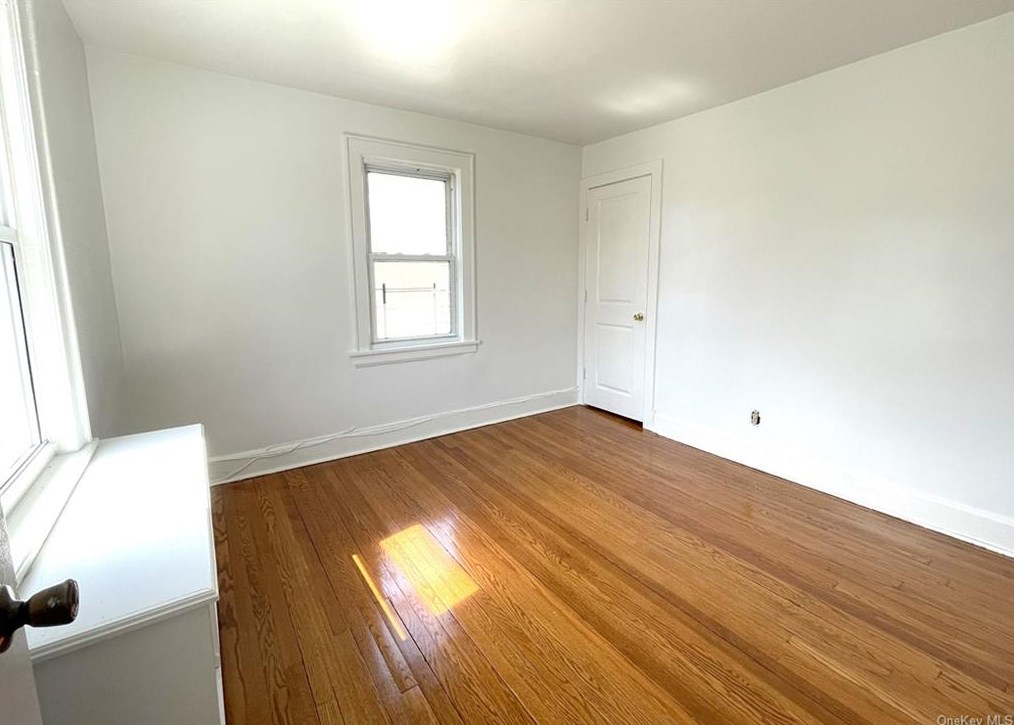 75 Batavia Pl, Harrison NY  10528-2925 exterior
