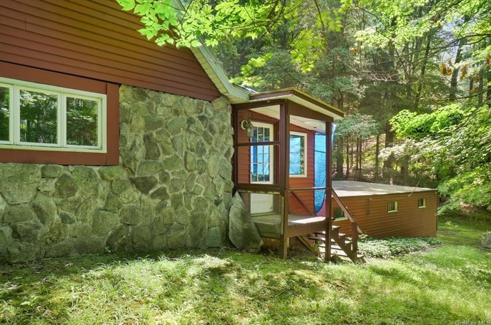158 Gordon Rd, Kent Lakes, NY 10512