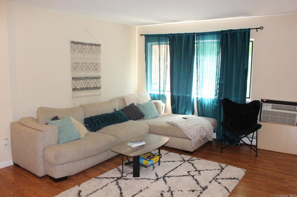 81 Stratton St #2, Yonkers, NY 10701