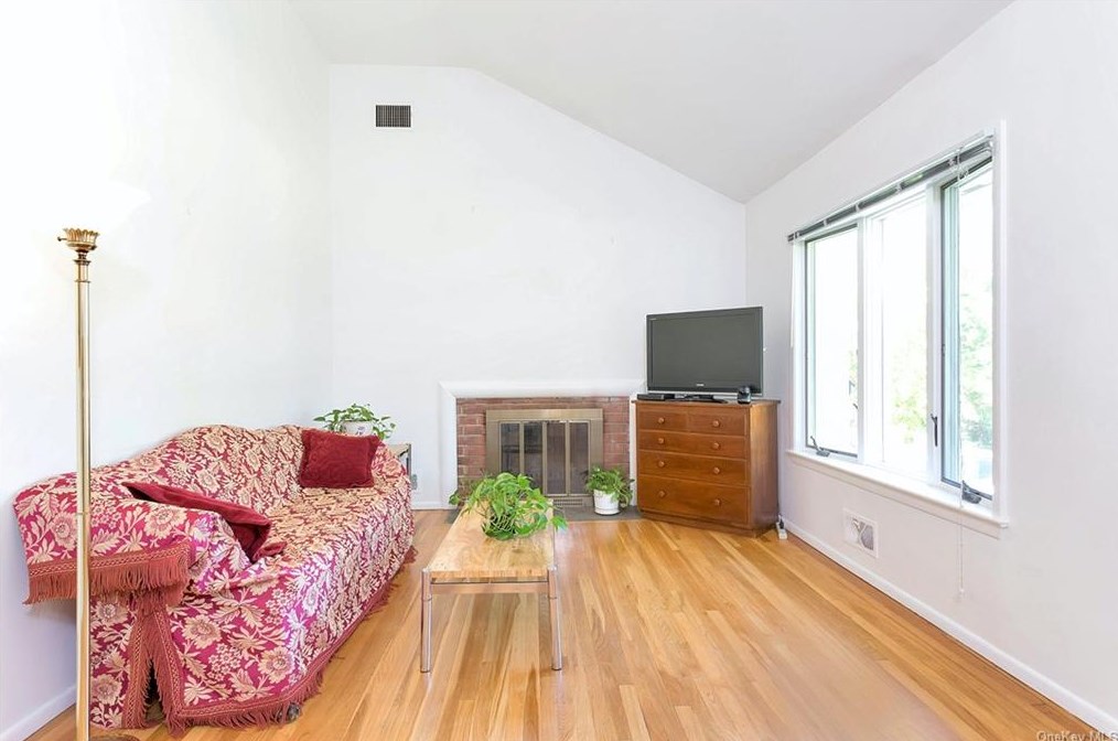 791 Main St, Mount Kisco NY  10549-3515 exterior