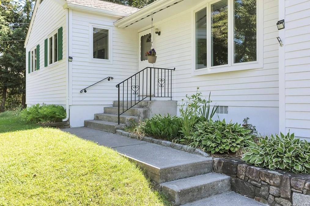 791 Main St, Mount Kisco, NY 10549-3515
