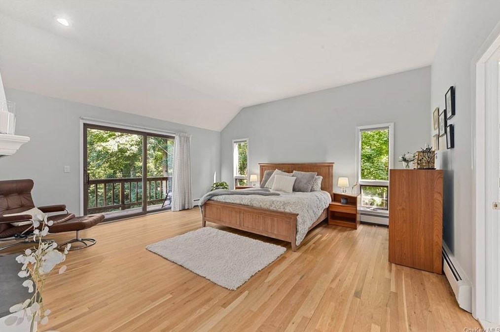 6 Quaker Hill Ct, Croton On Hudson NY  10520-3522 exterior