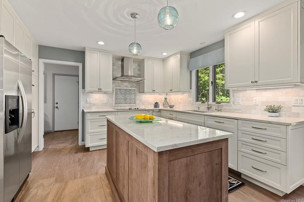 6 Quaker Hill Ct, Croton On Hudson NY  10520-3522 exterior