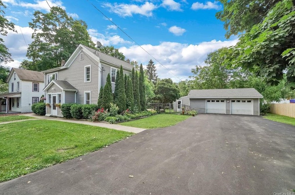 43 Grand St, Wurtsboro, NY 12790-7811