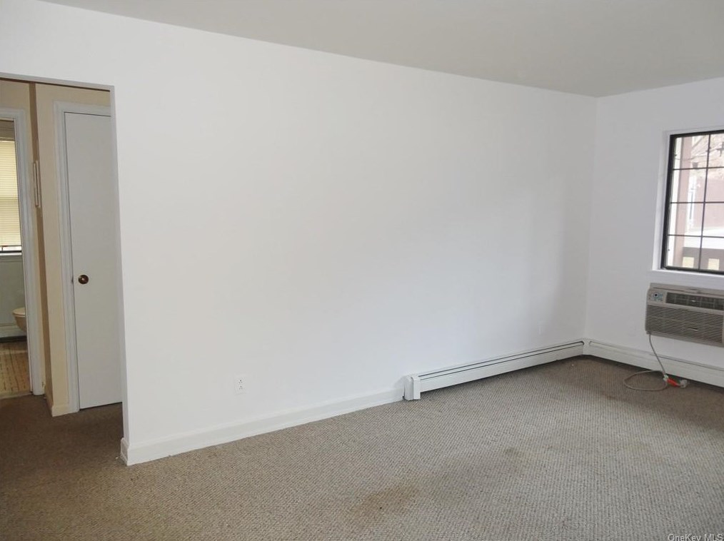 126 Foxwood Cir, Mount Kisco NY  10549-1133 exterior