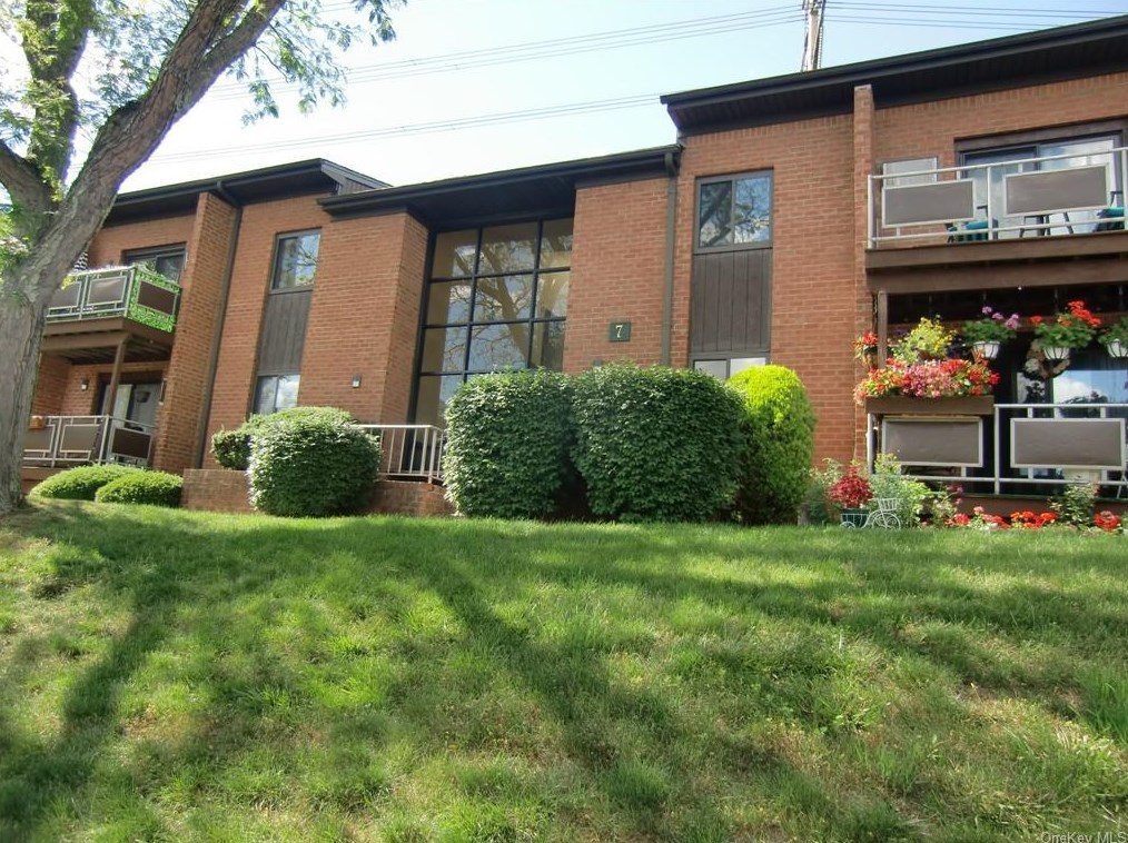 7 Brevoort Dr #2c, Mount Ivy, NY 10970