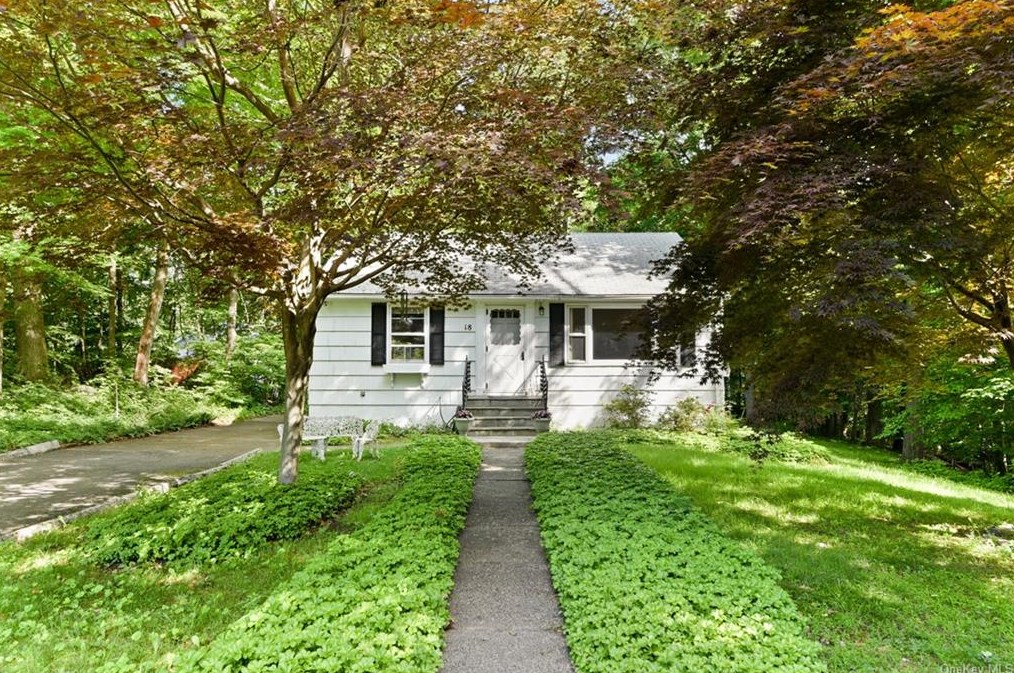 18 Rancho Dr, Cortlandt Manor, NY 10567-1704