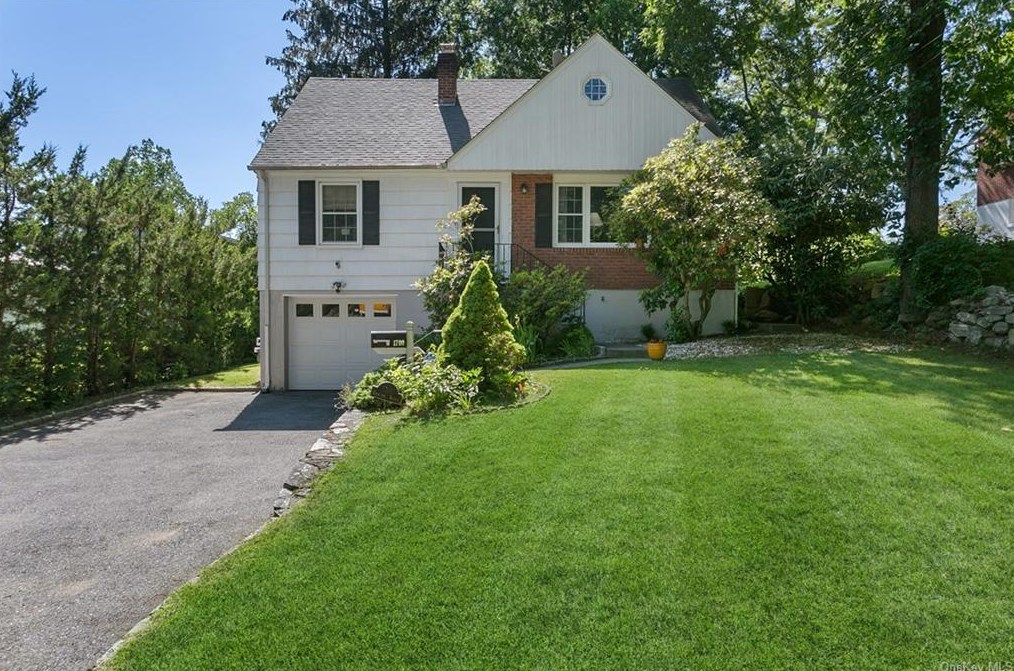 1700 Congress Ave, Peekskill, NY 10566-4924