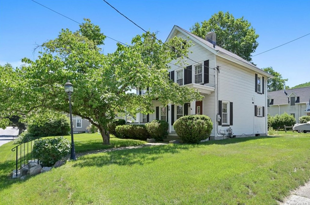 29 4th St, Hillburn, NY 10931