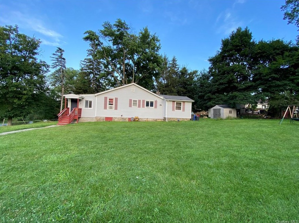 31 Heaton Rd, Monroe, NY 10950-1004