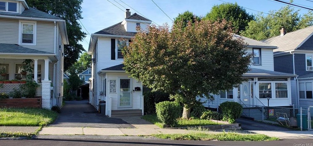 30 Poplar St, Newburgh, NY 12550-4042