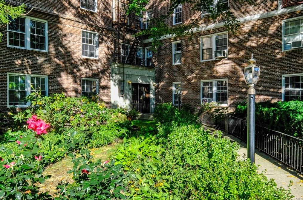 300 S Broadway #2f, North Tarrytown, NY 10591