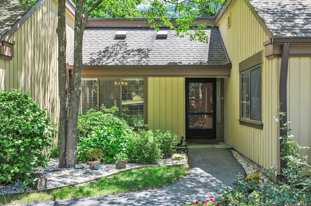 267 Heritage Hills #a, Somers Town, NY 10589