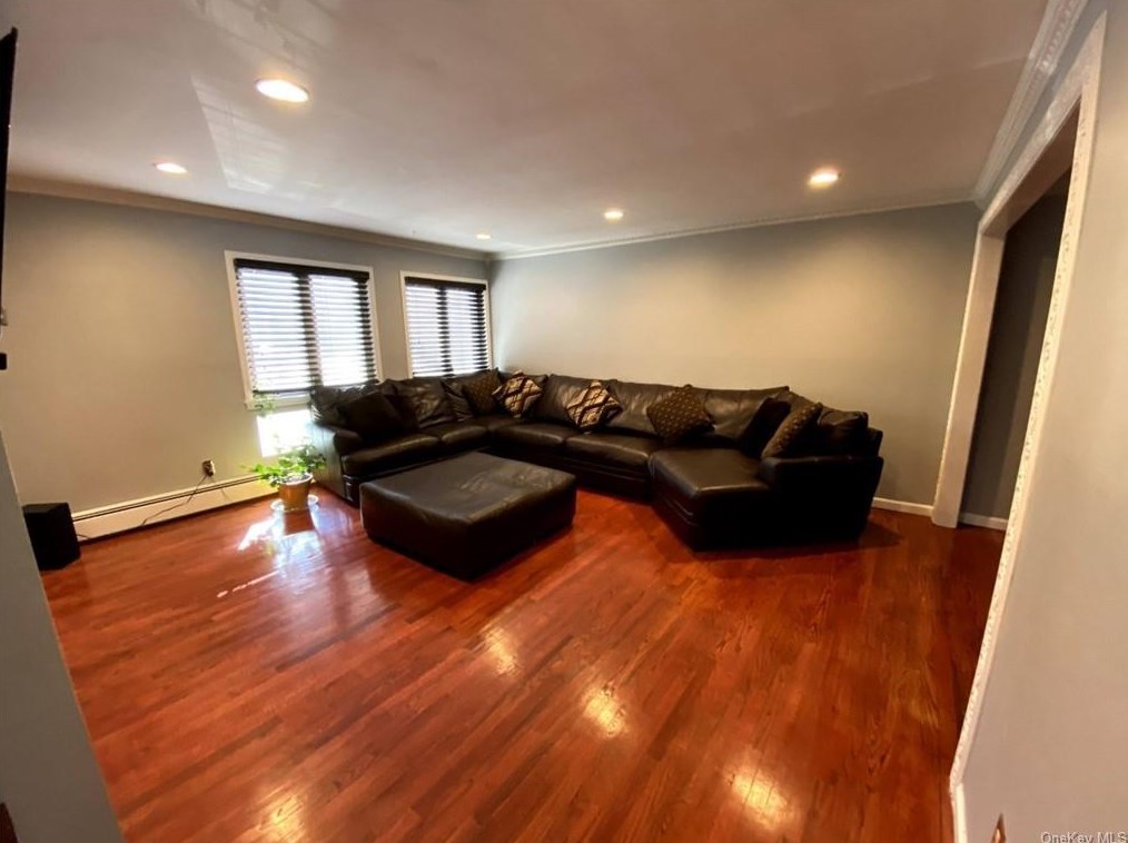 3 Carol Ct, Mount Ivy, NY 10970-2637