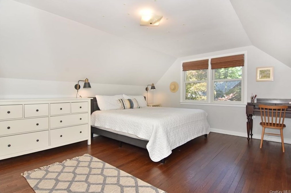 121 Walgrove Ave, Dobbs Ferry NY 10522-3106 exterior