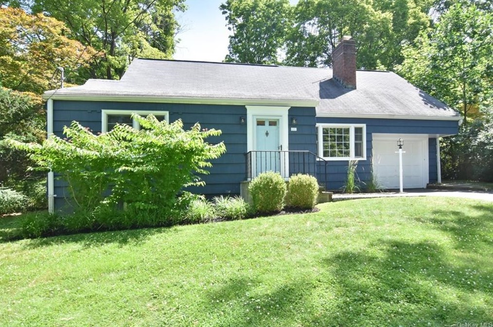 121 Walgrove Ave, Dobbs Ferry, NY 10522-3106