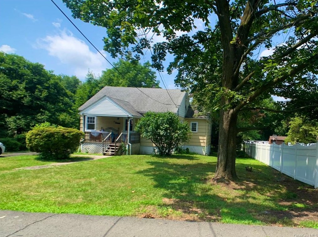 15 Blauvelt Rd, Nanuet, NY 10954-3407