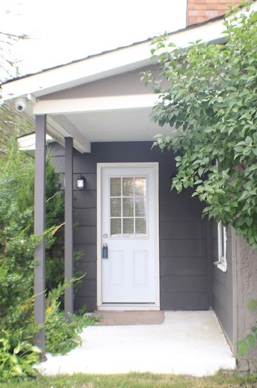 14 State St, Otisville, NY 10963-2355