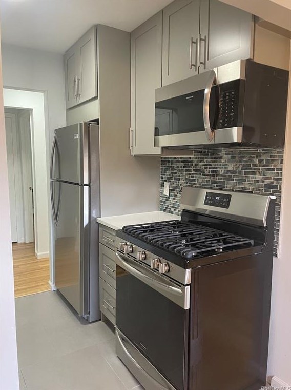 19 Normandy Vlg, Nanuet, NY 10954-2827