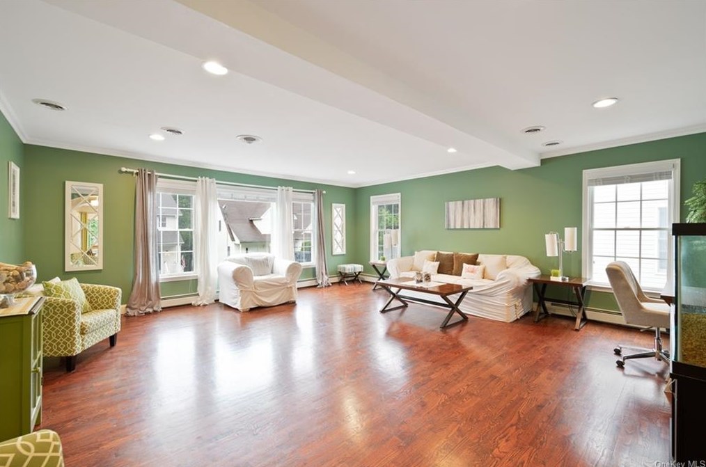 12 Sgt Ingram Ct, Chestnut Ridge NY  10965-2473 exterior