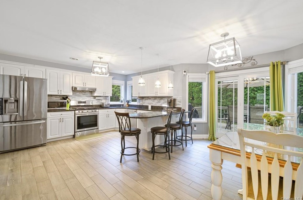 12 Sgt Ingram Ct, Chestnut Ridge NY  10965-2473 exterior