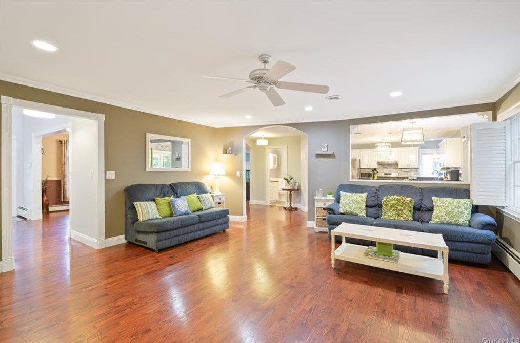 12 Sgt Ingram Ct, Chestnut Ridge NY  10965-2473 exterior