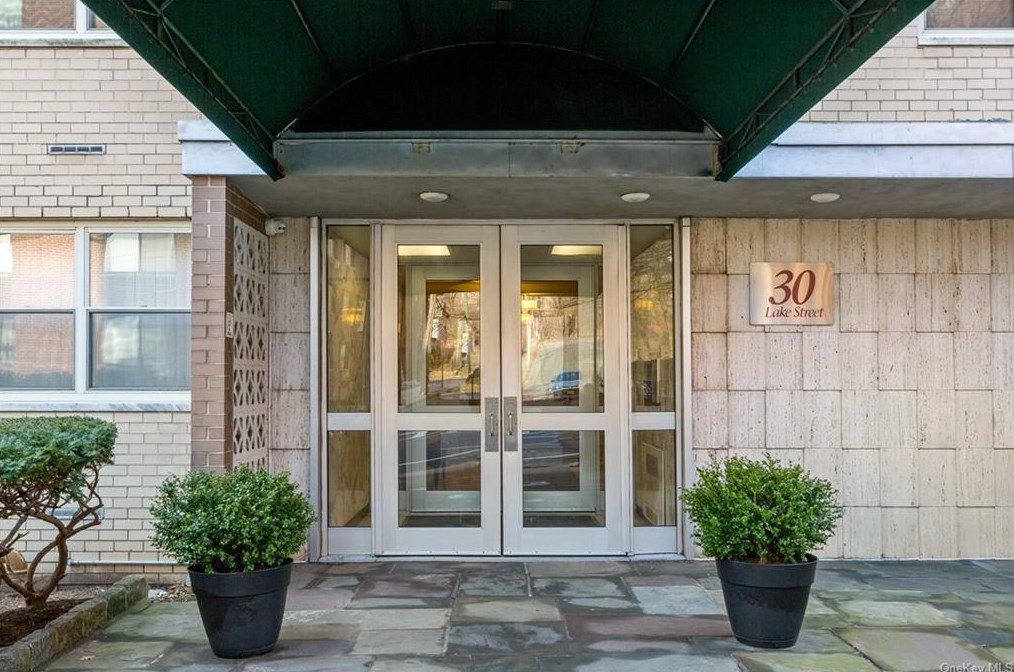 30 Lake St #12k, White Plains, NY 10603