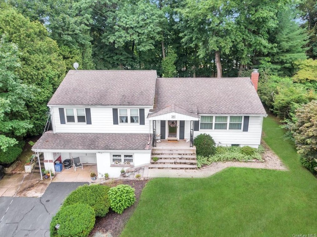21 Fairview Ave, Nanuet, NY 10954-3229