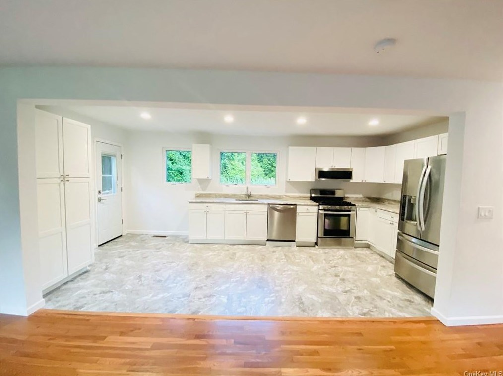148 Cortlandt St, Croton On Hudson NY  10520-1416 exterior