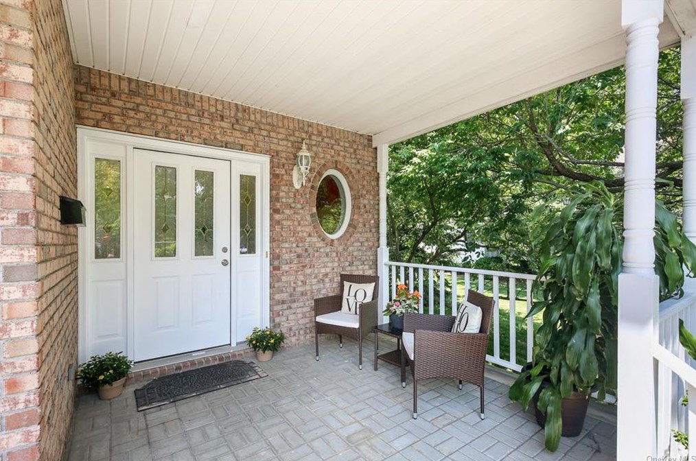 103 Middle Rd, Yonkers, NY 10709-3843