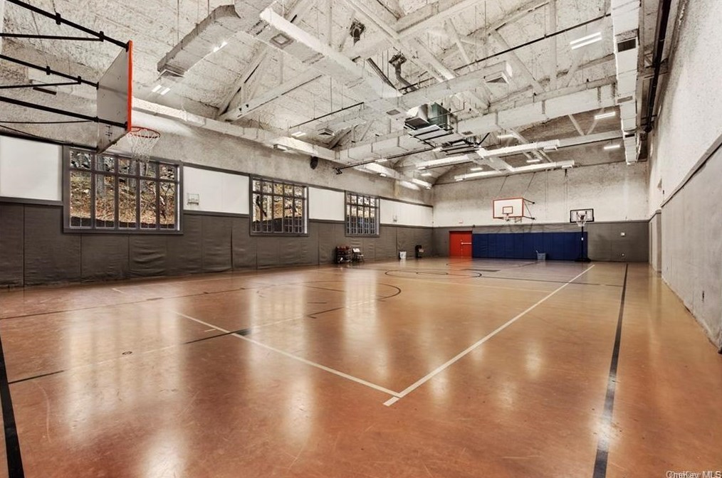 38 Winchester Ave, Peekskill NY  10566-6801 exterior