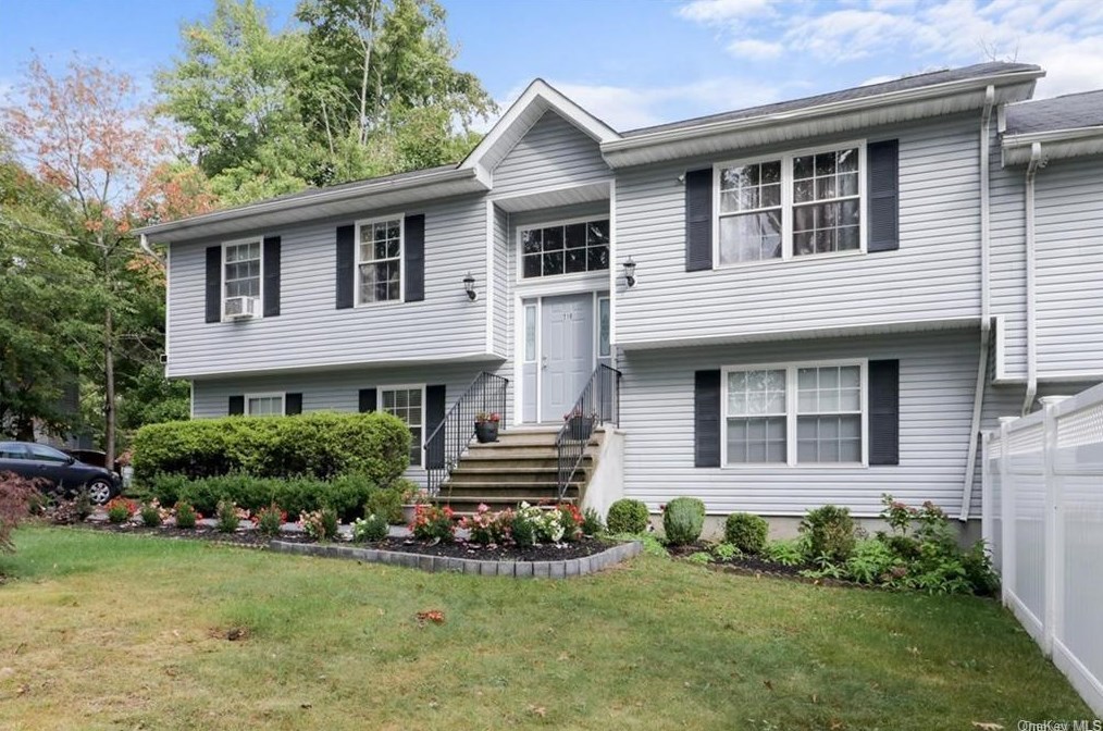 310 Old Nyack Tpke, Chestnut Ridge, NY 10977