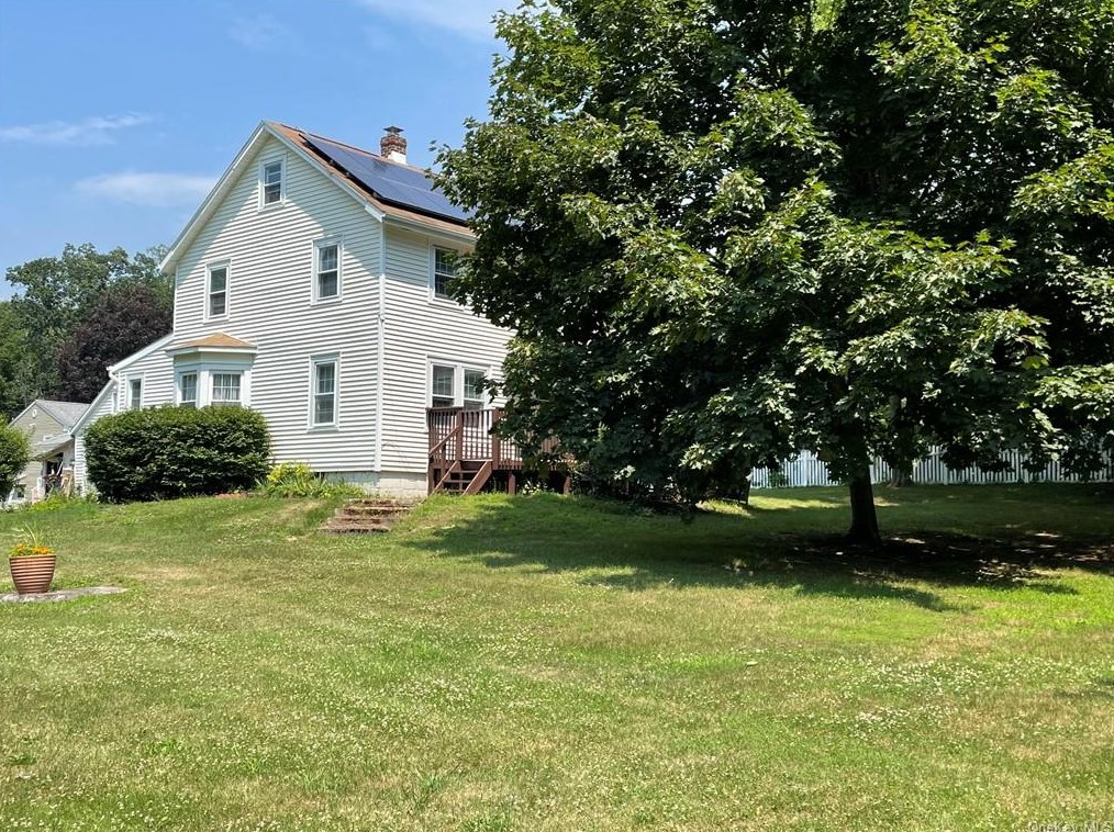 91 Fostertown Dr, Newburgh, NY 12550-8787