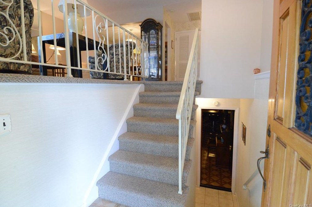 44 Maple Pl, Yonkers, NY 10704-2228