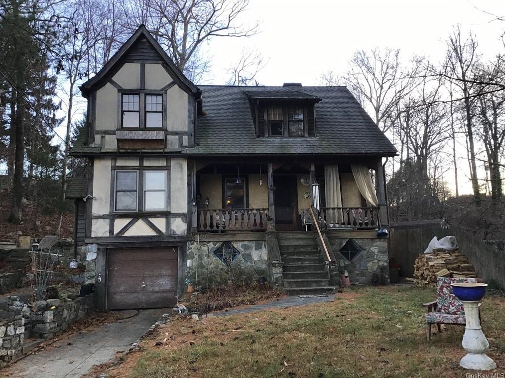 49 Becker St, Lake Peekskill NY  10537-1308 exterior