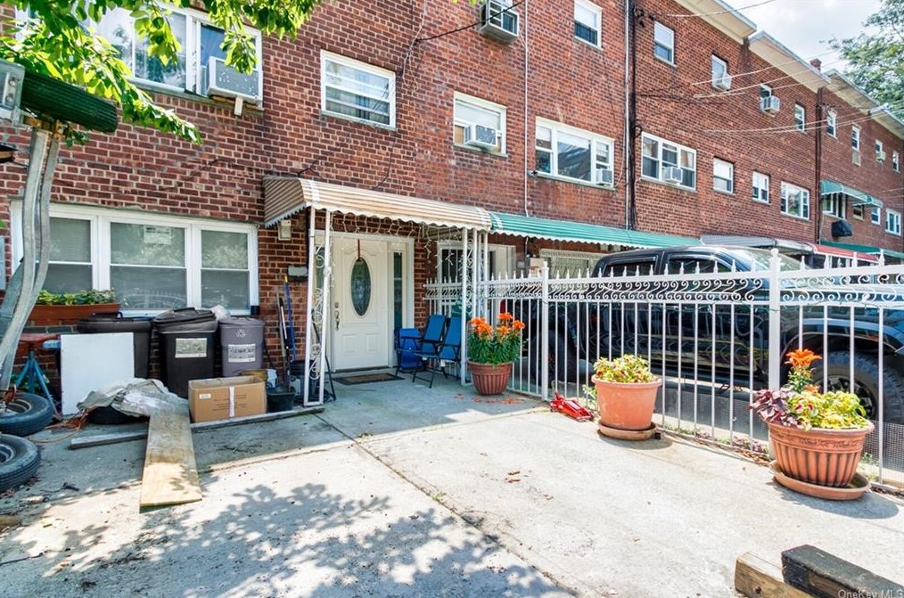 2240 Lacombe Ave, Bronx, NY 10473